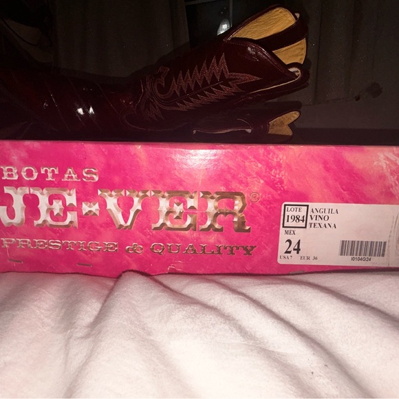 Women's Burgundy Heeled Boots - Picture 2 of 3